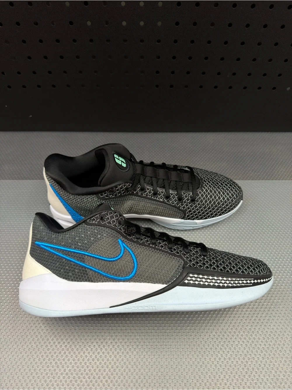 Nike Sabrina 1